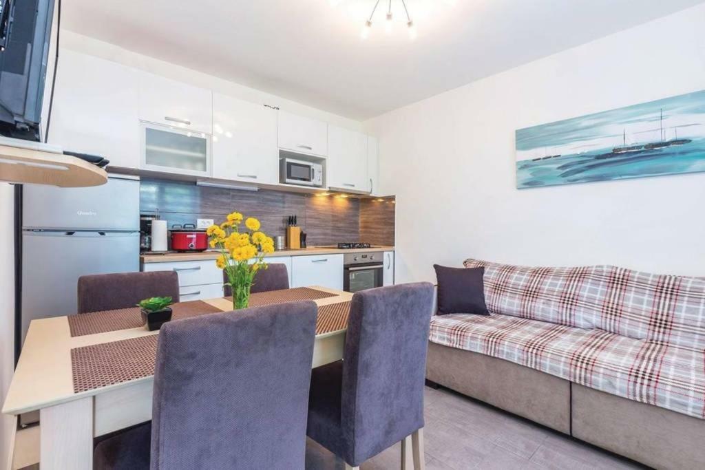 קוסטרנה Apartment Laura מראה חיצוני תמונה