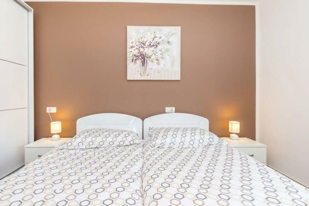 קוסטרנה Apartment Laura מראה חיצוני תמונה