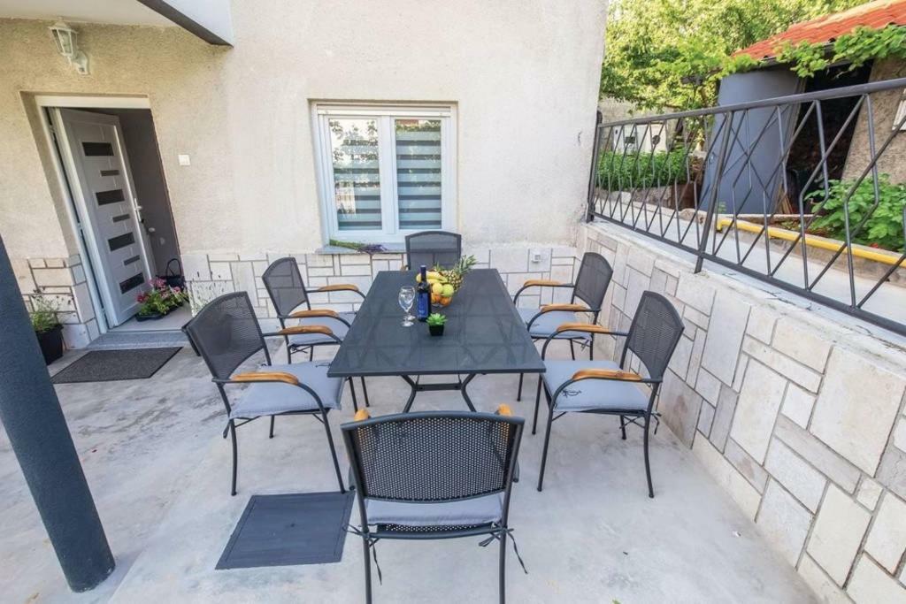 קוסטרנה Apartment Laura מראה חיצוני תמונה