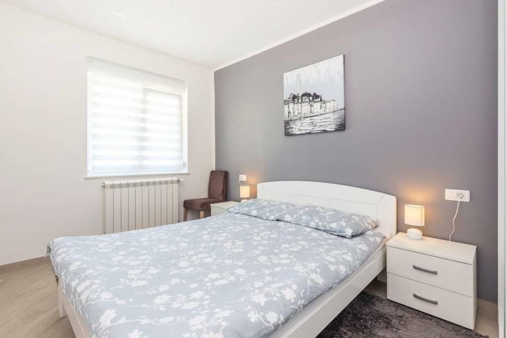 קוסטרנה Apartment Laura מראה חיצוני תמונה